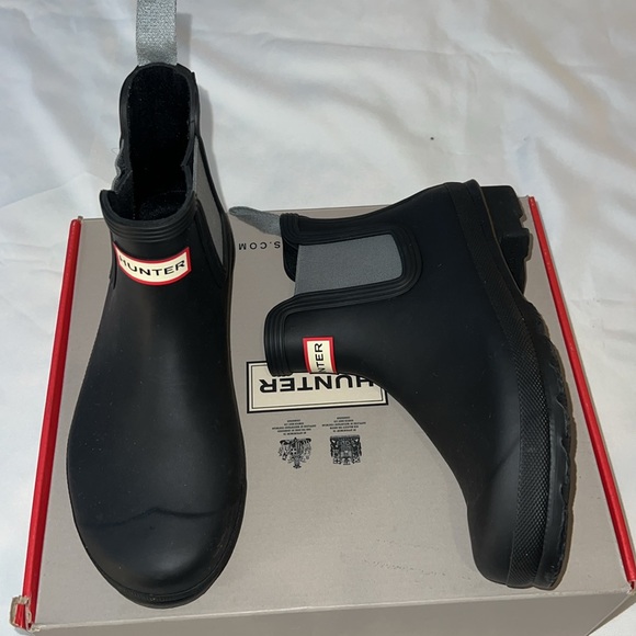 Hunter Tundra Black Booties, Size 8. Waterproof. New in Box - Picture 3 of 10